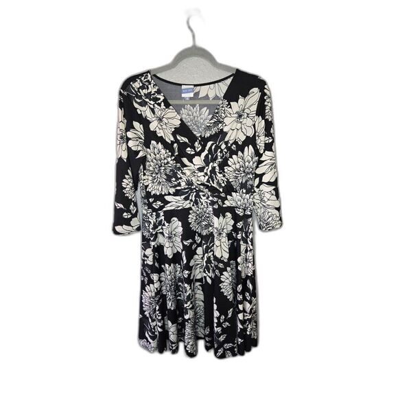 Meri Skye Dresses & Skirts - Meri Skye Women's Black and White Floral Faux Wrap Midi Dress Size 0X